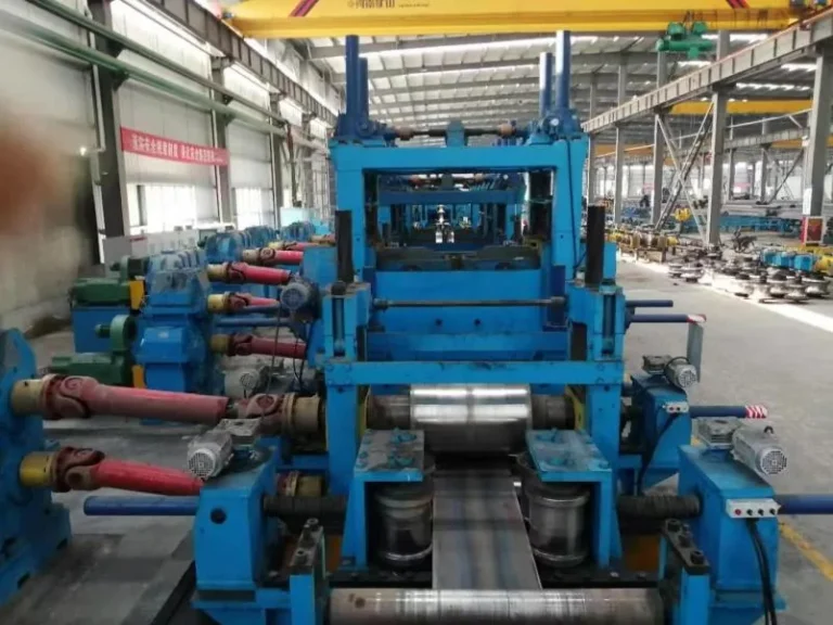 Forming stand with strip entering, API line