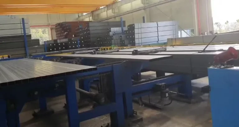 Square tube on the transfer table of the coating line