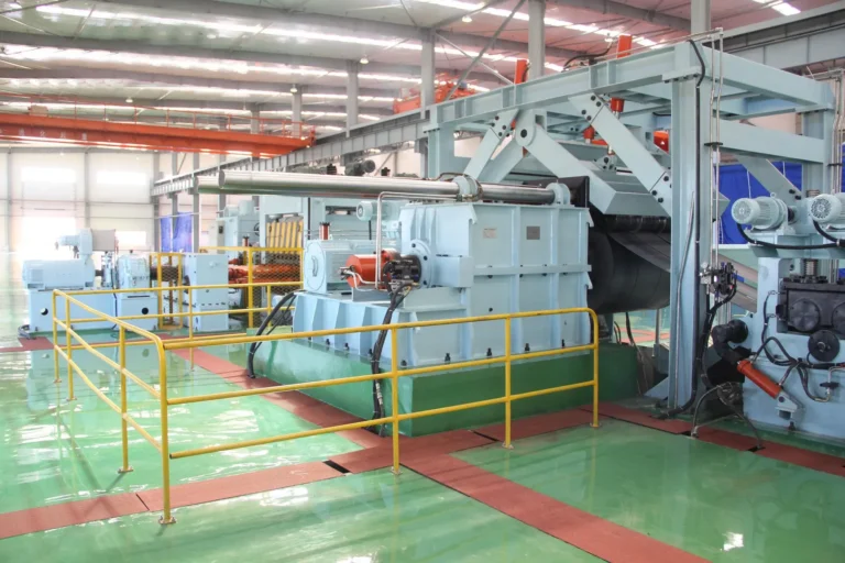 Slitting line with looper pit in the workshop