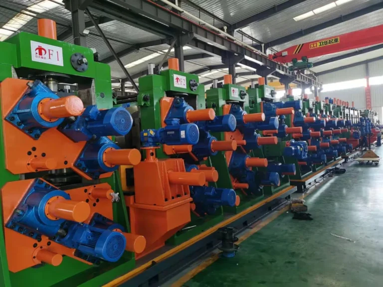 Direct-forming square tube mill with combined forming rolls
