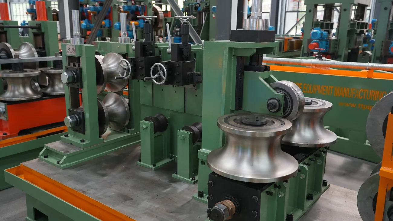 Forming stands and rolls of an HG219 tube mill