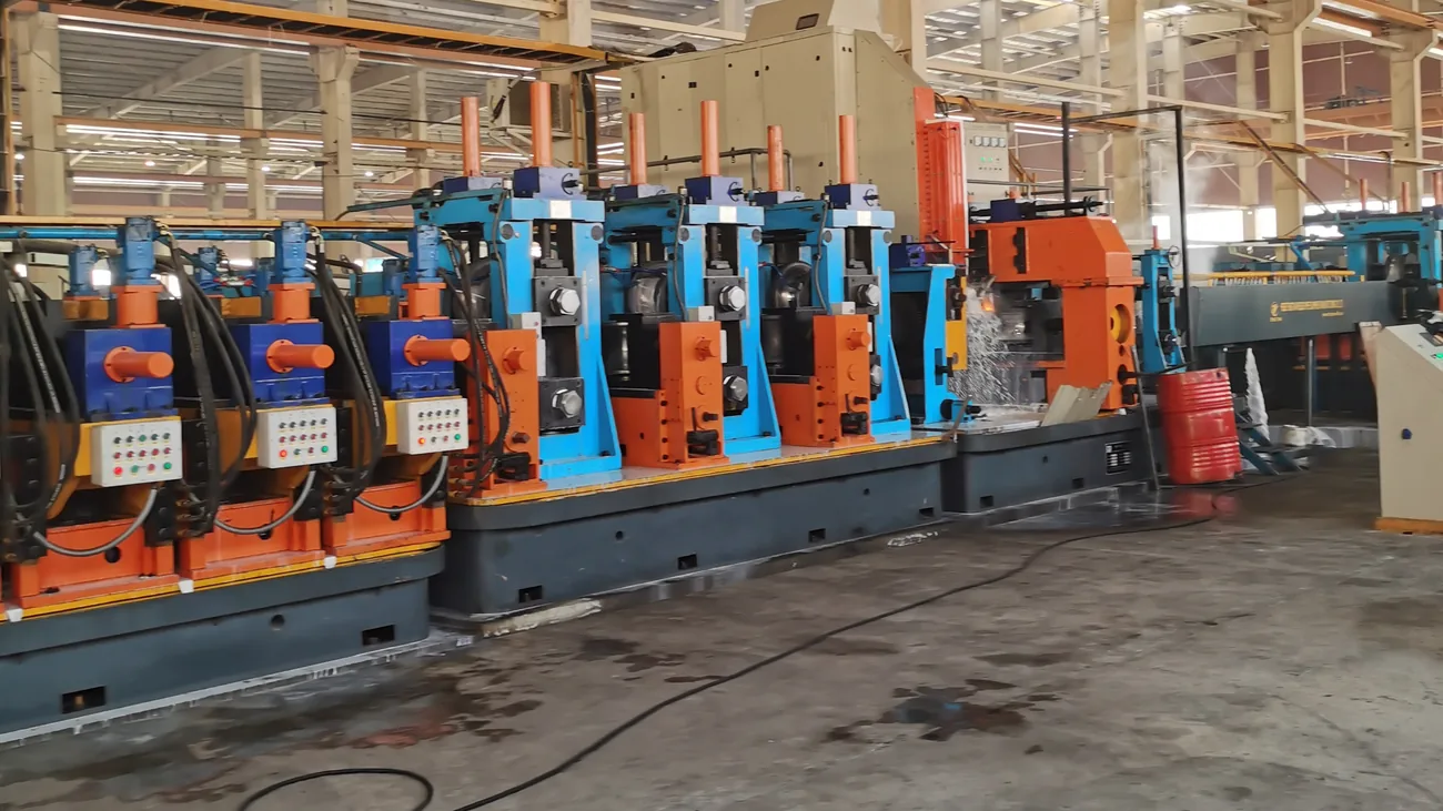 HG325 line with its forming and sizing stands in a row