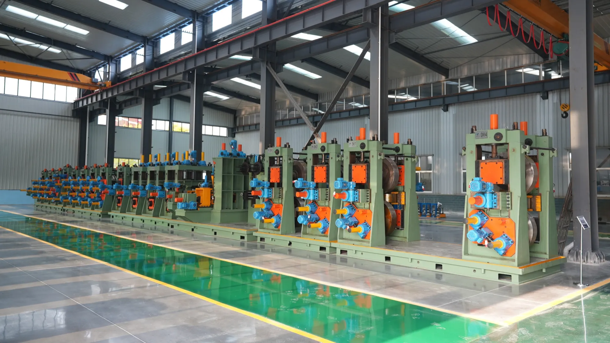 Welded tube mill lines in the Tengtian workshop