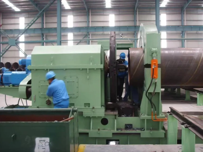 Spiral pipe leaving the forming section