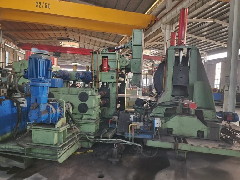 Entry and forming stands of the spiral pipe mill