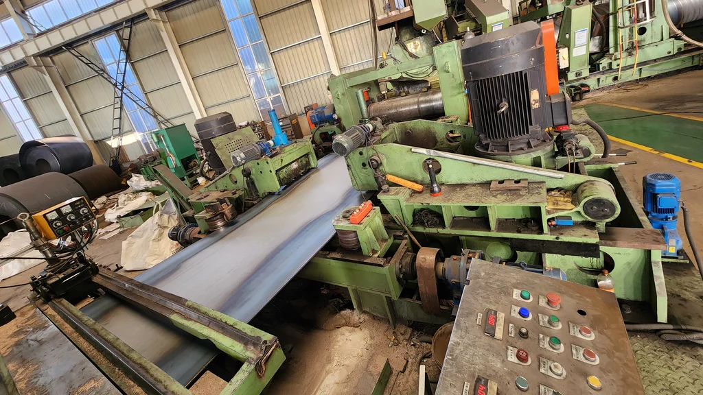 Strip entering the forming section