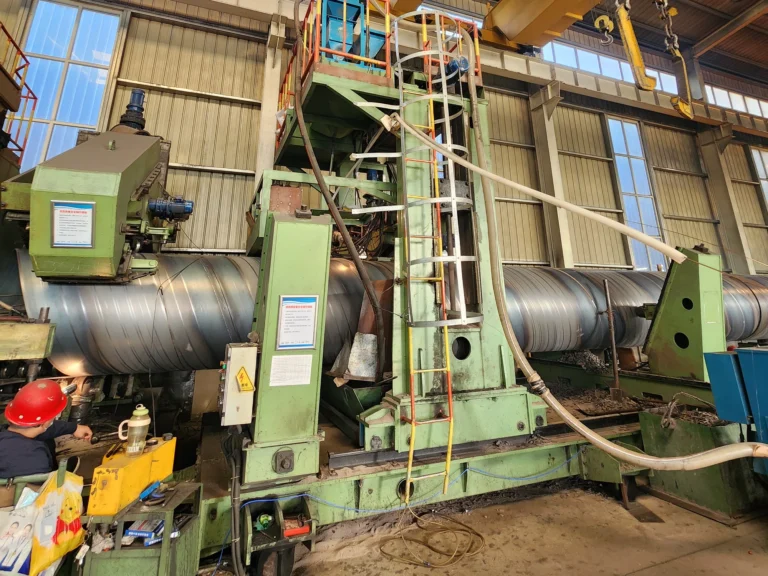 Welding station and spiral pipe on the forming line
