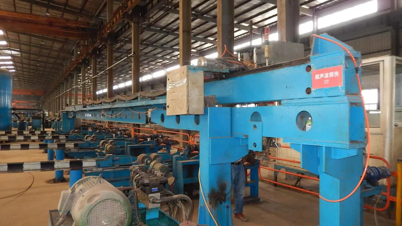 Ultrasonic inspection station on the API pipe mill