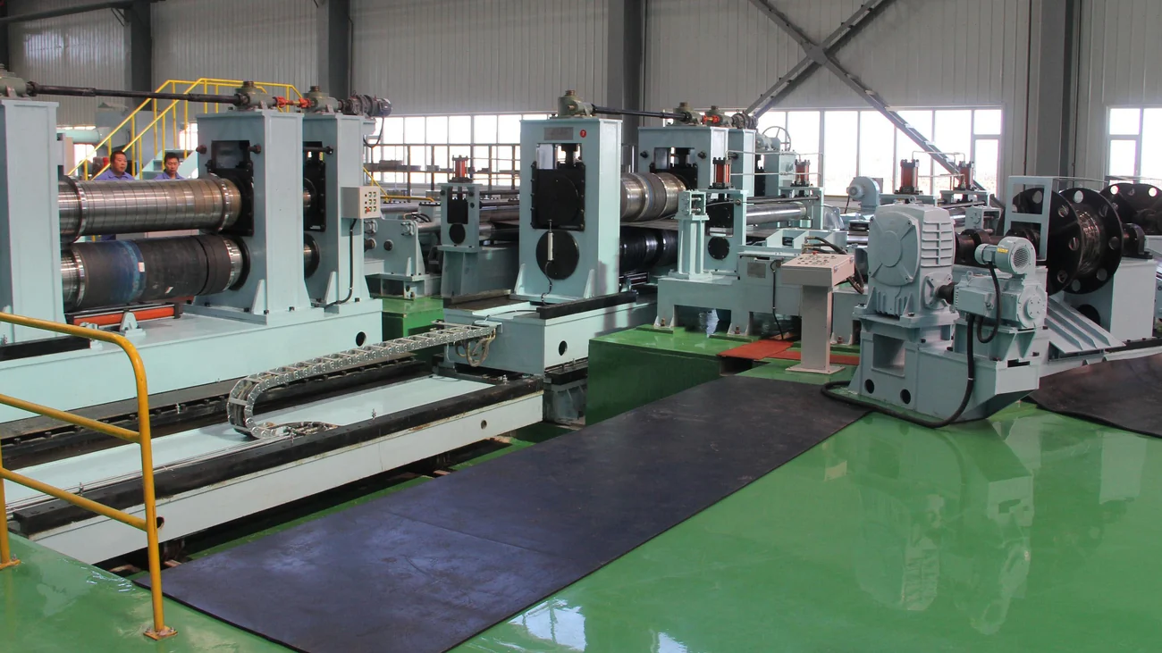Coil slitting line in the workshop