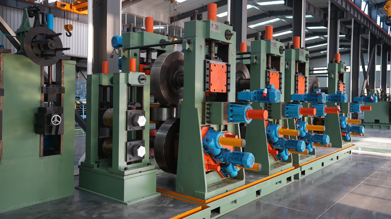 Forming and sizing stands of a direct forming square tube mill