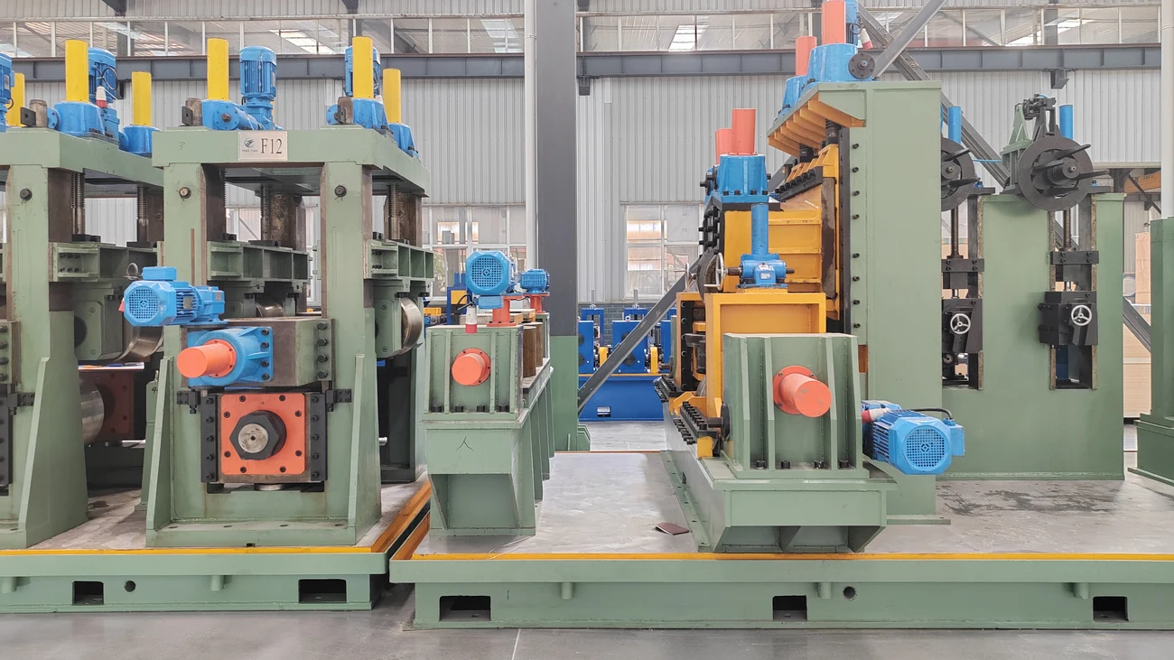 Forming stands and servo drives of a direct forming square tube mill