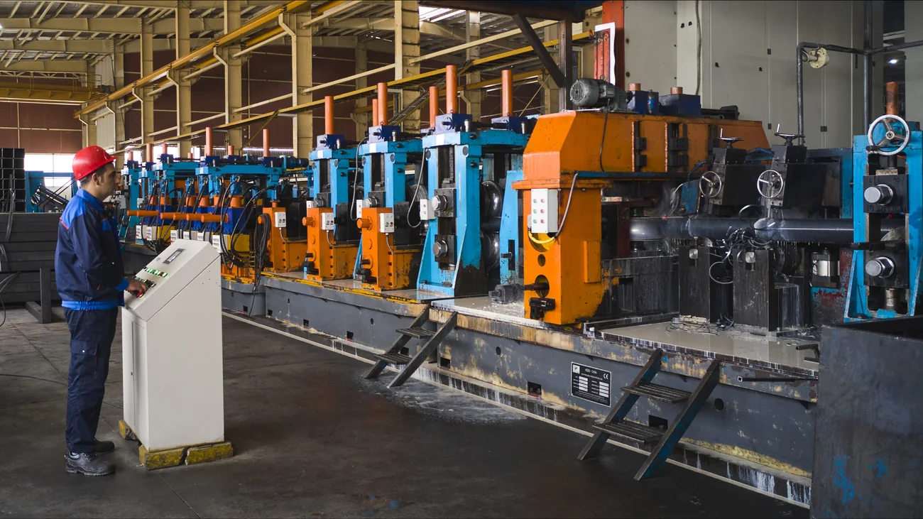 Large diameter tube mill line with the operator at the control console